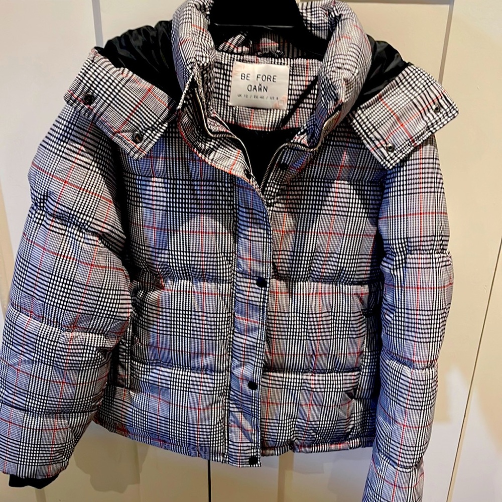 LF Be Fore Dawn puffer in plaid size 8 never worn